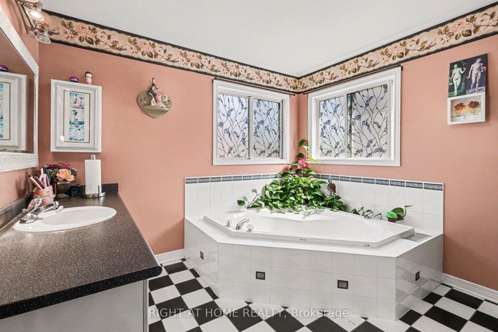 Photo 31 at 257 Stoneway Drive, Nepean (Barrhaven East), Ottawa