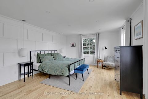 Photo 14 at 30 Birkett Street, Nepean (Heritage Park), Ottawa