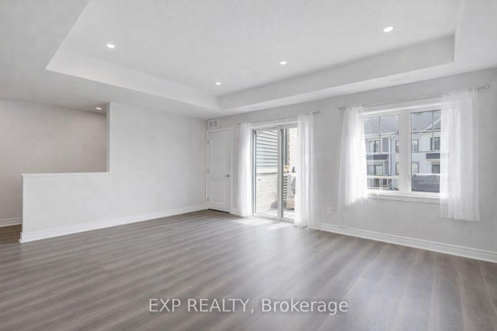 Photo 4 at 757 Chromite Private, Nepean (Heritage Park), Ottawa