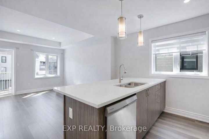 Photo 7 at 757 Chromite Private, Nepean (Heritage Park), Ottawa