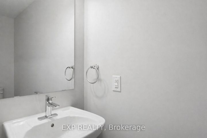 Photo 9 at 757 Chromite Private, Nepean (Heritage Park), Ottawa