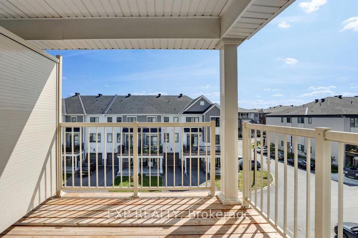 Photo 11 at 757 Chromite Private, Nepean (Heritage Park), Ottawa