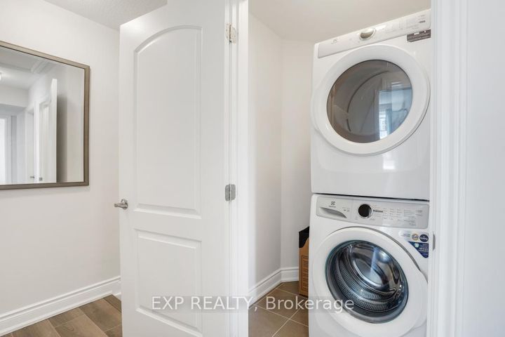 Photo 15 at 757 Chromite Private, Nepean (Heritage Park), Ottawa