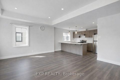 Photo 5 at 757 Chromite Private, Nepean (Heritage Park), Ottawa