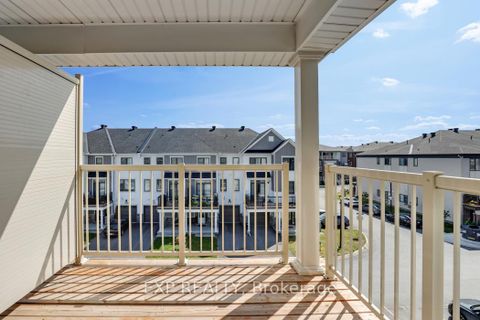 Photo 11 at 757 Chromite Private, Nepean (Heritage Park), Ottawa