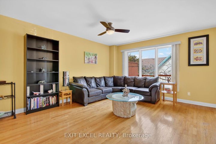 Photo 5 at 1093-B Normandy Normandy Crescent, Nepean (Carleton Heights), Ottawa