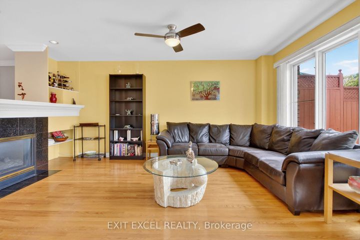 Photo 6 at 1093-B Normandy Normandy Crescent, Nepean (Carleton Heights), Ottawa