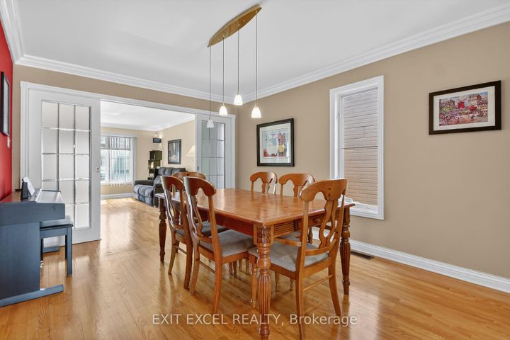 Photo 9 at 1093-B Normandy Normandy Crescent, Nepean (Carleton Heights), Ottawa