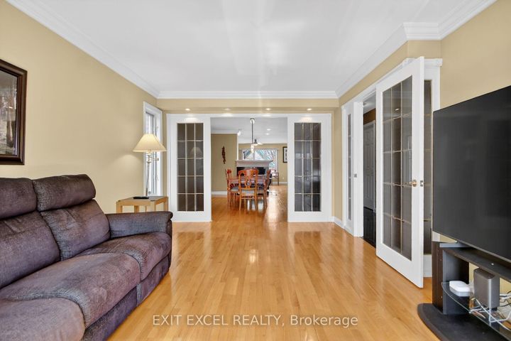 Photo 11 at 1093-B Normandy Normandy Crescent, Nepean (Carleton Heights), Ottawa