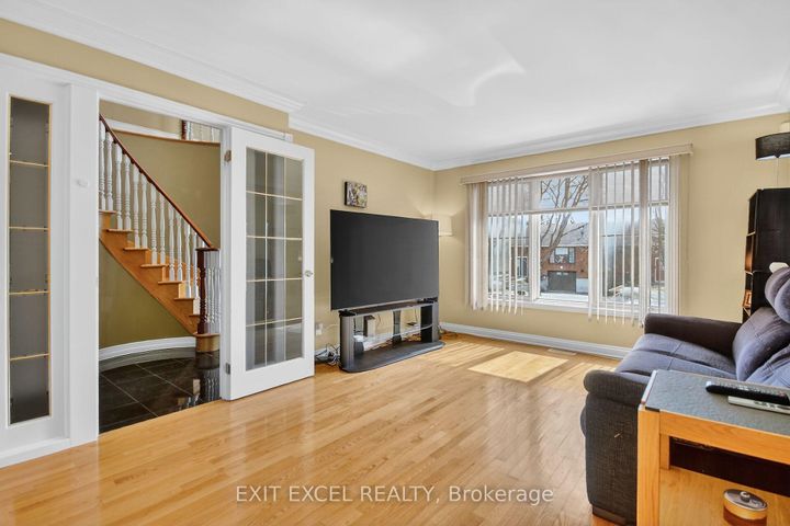 Photo 12 at 1093-B Normandy Normandy Crescent, Nepean (Carleton Heights), Ottawa