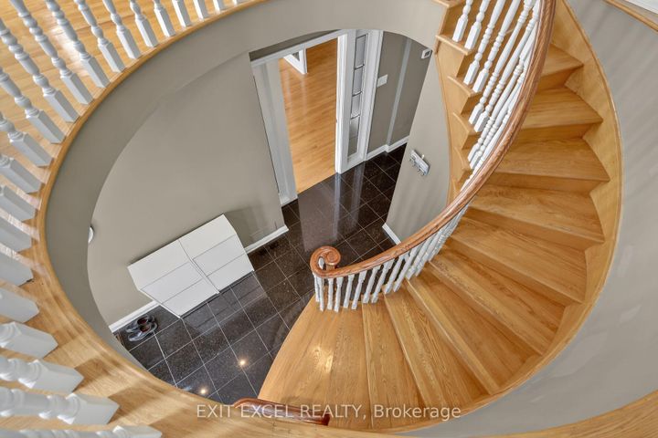 Photo 21 at 1093-B Normandy Normandy Crescent, Nepean (Carleton Heights), Ottawa