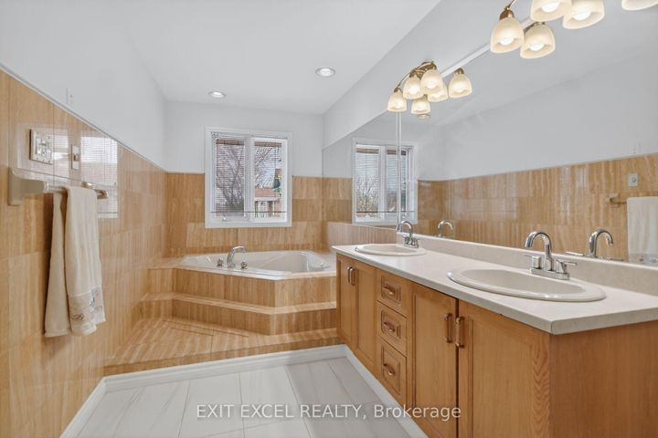 Photo 28 at 1093-B Normandy Normandy Crescent, Nepean (Carleton Heights), Ottawa