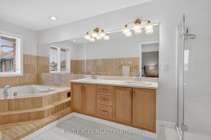 Photo 29 at 1093-B Normandy Normandy Crescent, Nepean (Carleton Heights), Ottawa