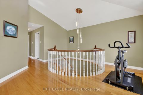 Photo 23 at 1093-B Normandy Normandy Crescent, Nepean (Carleton Heights), Ottawa