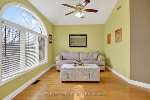 Photo 25 at 1093-B Normandy Normandy Crescent, Nepean (Carleton Heights), Ottawa