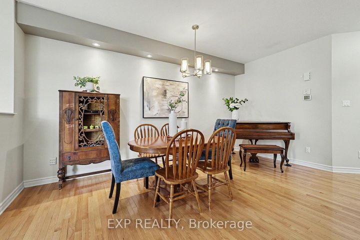 Photo 8 at 282 Broxburn Crescent, Nepean (Heritage Park), Ottawa