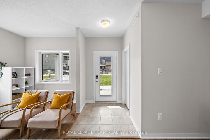 Photo 4 at 722 Parnian Private, Nepean (Half Moon Bay), Ottawa