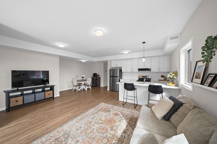 Photo 6 at 722 Parnian Private, Nepean (Half Moon Bay), Ottawa
