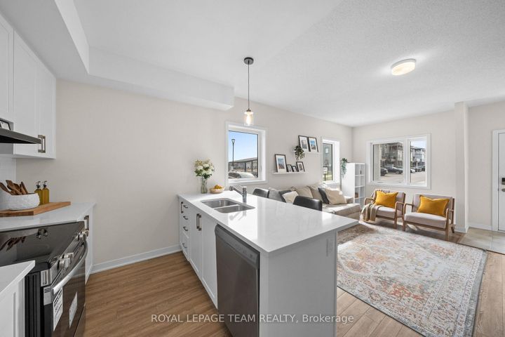 Photo 10 at 722 Parnian Private, Nepean (Half Moon Bay), Ottawa