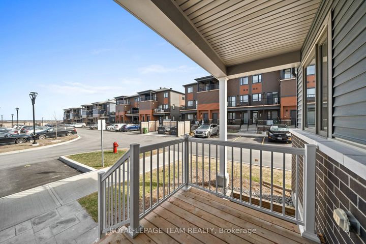 Photo 33 at 722 Parnian Private, Nepean (Half Moon Bay), Ottawa