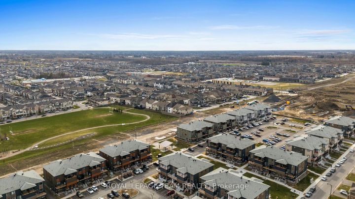 Photo 40 at 722 Parnian Private, Nepean (Half Moon Bay), Ottawa