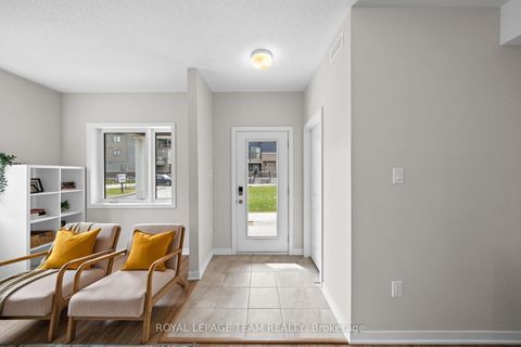 Photo 4 at 722 Parnian Private, Nepean (Half Moon Bay), Ottawa