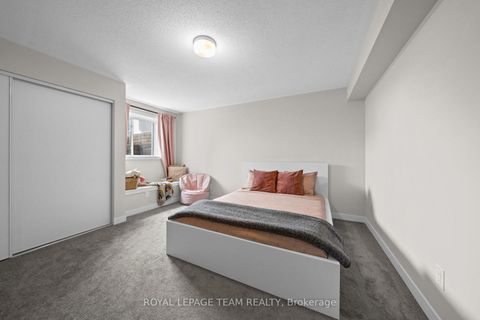 Photo 30 at 722 Parnian Private, Nepean (Half Moon Bay), Ottawa