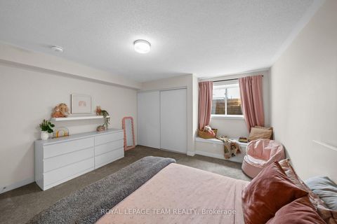 Photo 31 at 722 Parnian Private, Nepean (Half Moon Bay), Ottawa