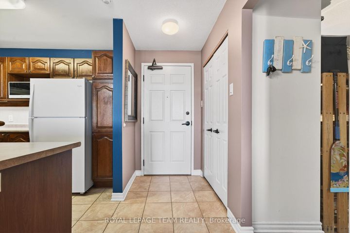 Photo 7 at 811 - 120 Grant Carman Drive, Nepean (Mooneys Bay/Revelstoke), Ottawa