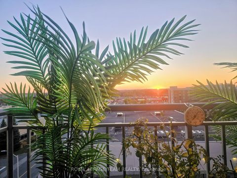 Photo 4 at 811 - 120 Grant Carman Drive, Nepean (Mooneys Bay/Revelstoke), Ottawa