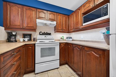 Photo 9 at 811 - 120 Grant Carman Drive, Nepean (Mooneys Bay/Revelstoke), Ottawa