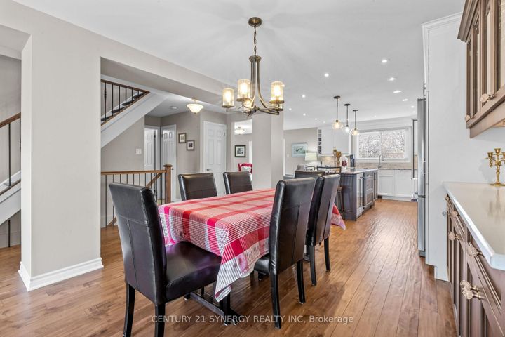 Photo 8 at 40 Brockington Crescent, Nepean (Tanglewood), Ottawa
