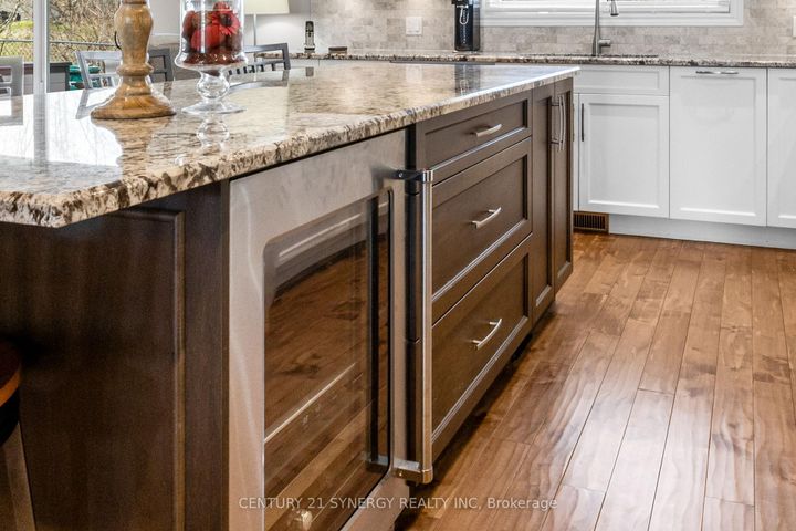 Photo 15 at 40 Brockington Crescent, Nepean (Tanglewood), Ottawa