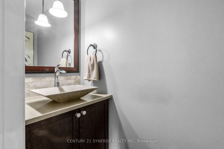 Photo 23 at 40 Brockington Crescent, Nepean (Tanglewood), Ottawa