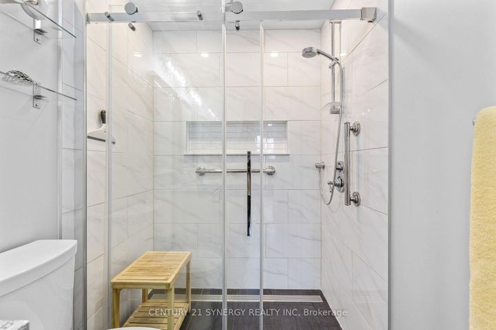 Photo 35 at 40 Brockington Crescent, Nepean (Tanglewood), Ottawa