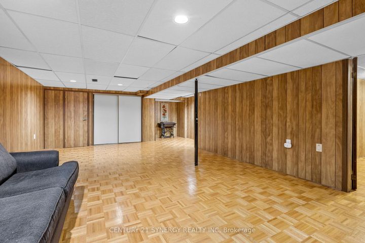 Photo 39 at 40 Brockington Crescent, Nepean (Tanglewood), Ottawa