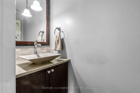 Photo 23 at 40 Brockington Crescent, Nepean (Tanglewood), Ottawa