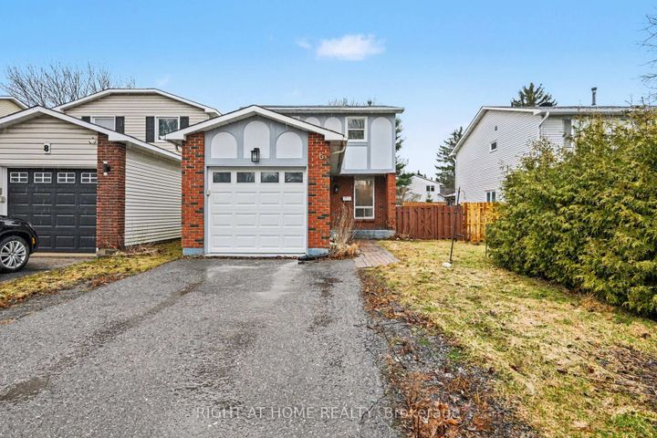 Photo 1 at 6 Wolfgang Drive, Nepean (Knollsbrook), Ottawa