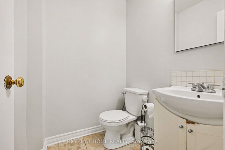 Photo 9 at 6 Wolfgang Drive, Nepean (Knollsbrook), Ottawa