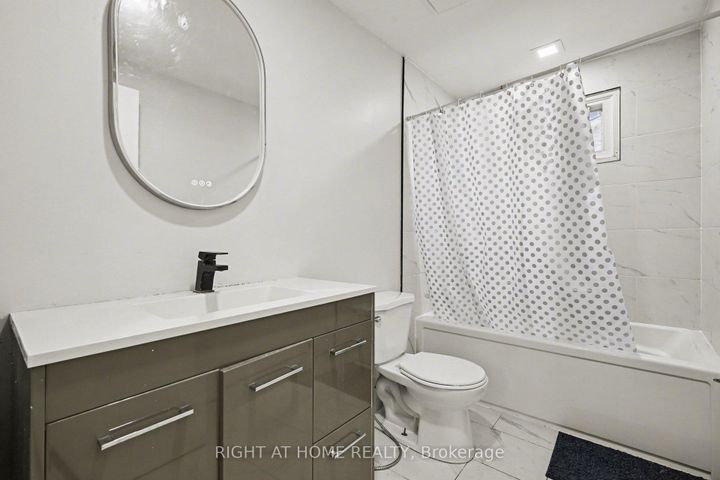 Photo 12 at 6 Wolfgang Drive, Nepean (Knollsbrook), Ottawa