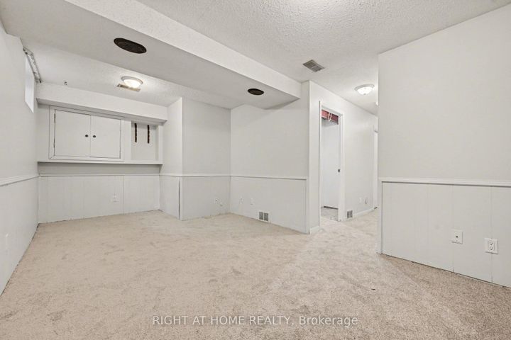 Photo 16 at 6 Wolfgang Drive, Nepean (Knollsbrook), Ottawa