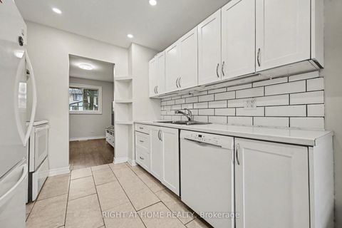 Photo 6 at 6 Wolfgang Drive, Nepean (Knollsbrook), Ottawa