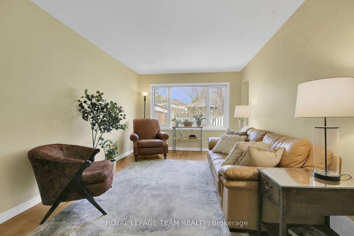 Photo 9 at 207 Beatrice Drive, Nepean (Longfields), Ottawa