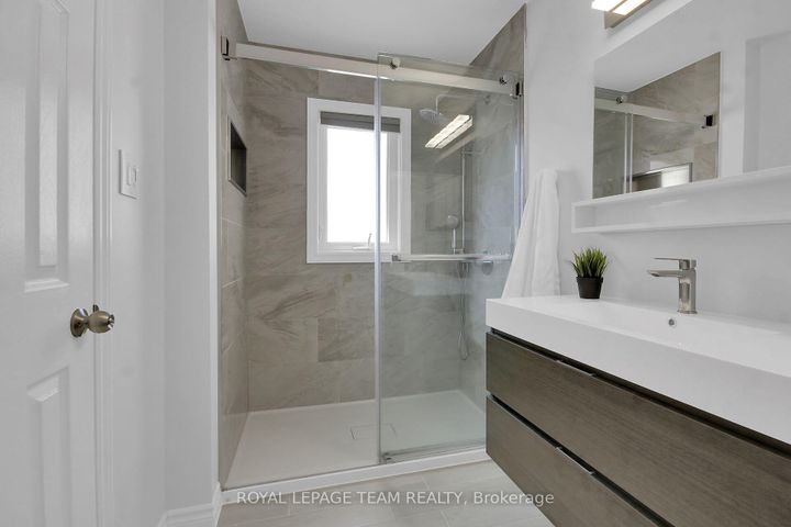 Photo 20 at 207 Beatrice Drive, Nepean (Longfields), Ottawa