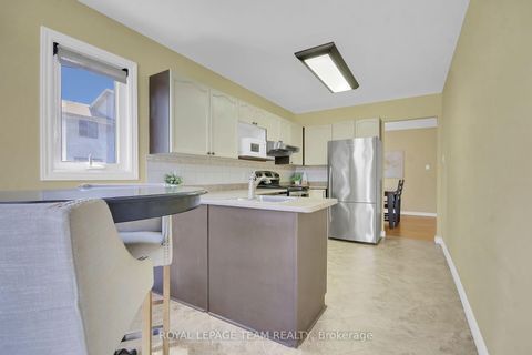 Photo 11 at 207 Beatrice Drive, Nepean (Longfields), Ottawa