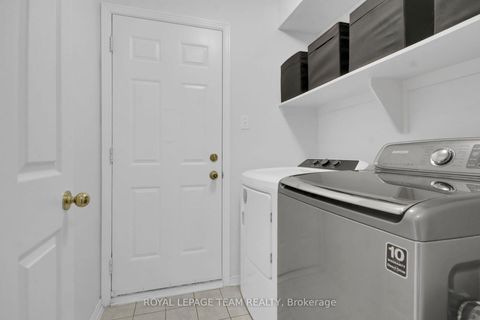 Photo 14 at 207 Beatrice Drive, Nepean (Longfields), Ottawa