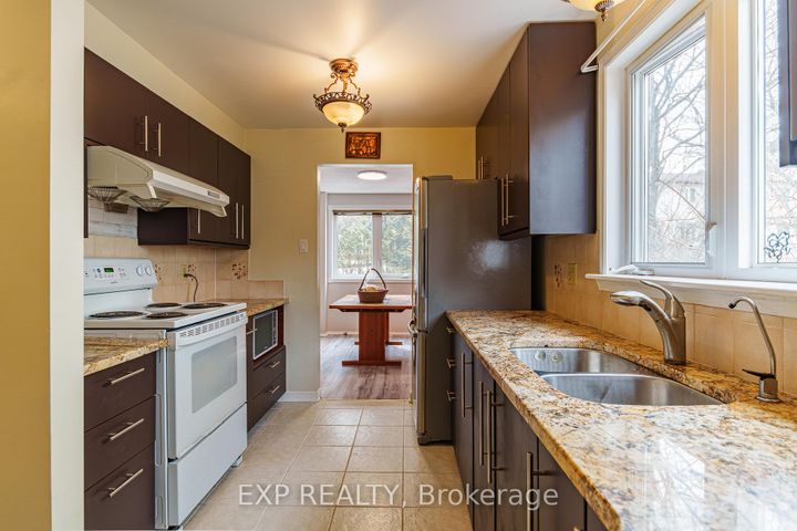 Photo 12 at 31 Coolspring Crescent, Nepean (Borden Farm/Stewart Farm/Carleton Heights/Parkwood Hills), Ottawa
