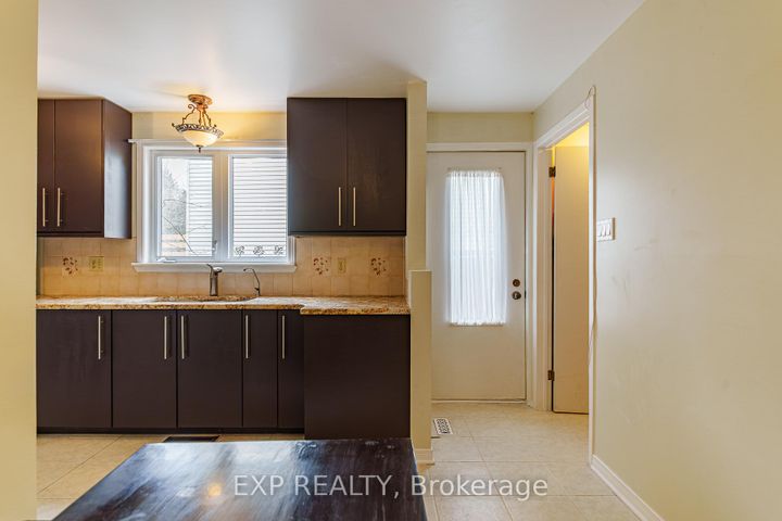 Photo 14 at 31 Coolspring Crescent, Nepean (Borden Farm/Stewart Farm/Carleton Heights/Parkwood Hills), Ottawa