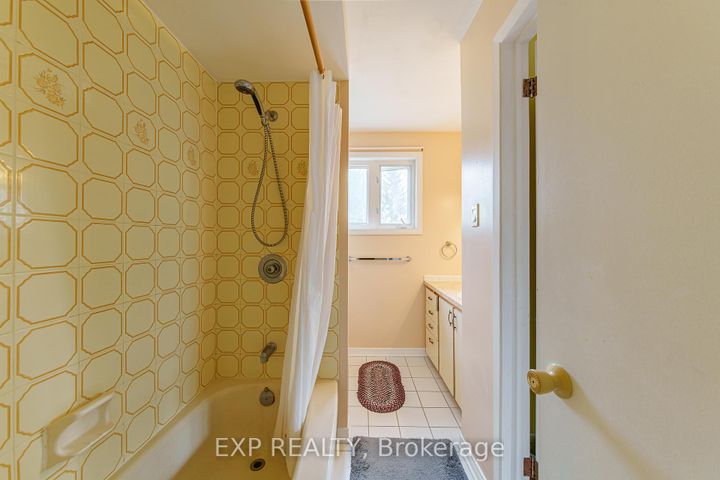 Photo 22 at 31 Coolspring Crescent, Nepean (Borden Farm/Stewart Farm/Carleton Heights/Parkwood Hills), Ottawa