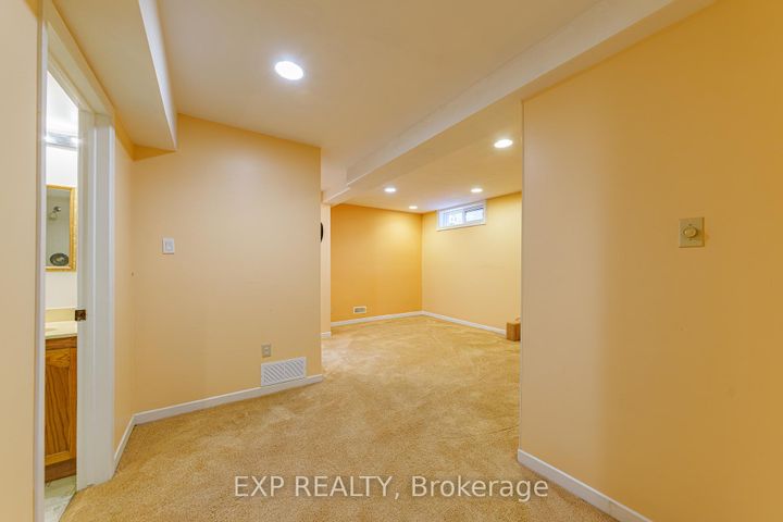 Photo 29 at 31 Coolspring Crescent, Nepean (Borden Farm/Stewart Farm/Carleton Heights/Parkwood Hills), Ottawa